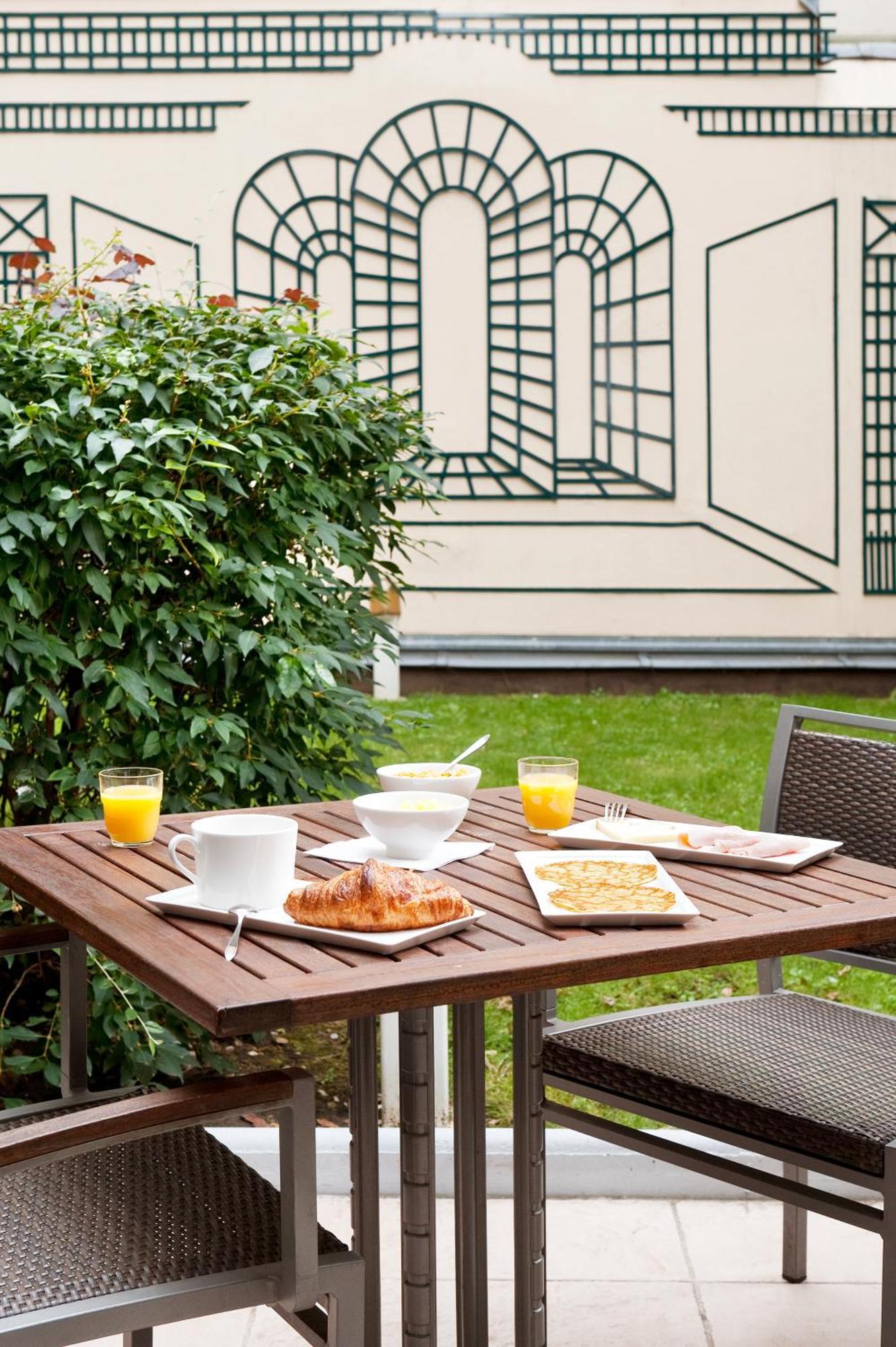 Ibis Bastille Faubourg St Antoine Hotel