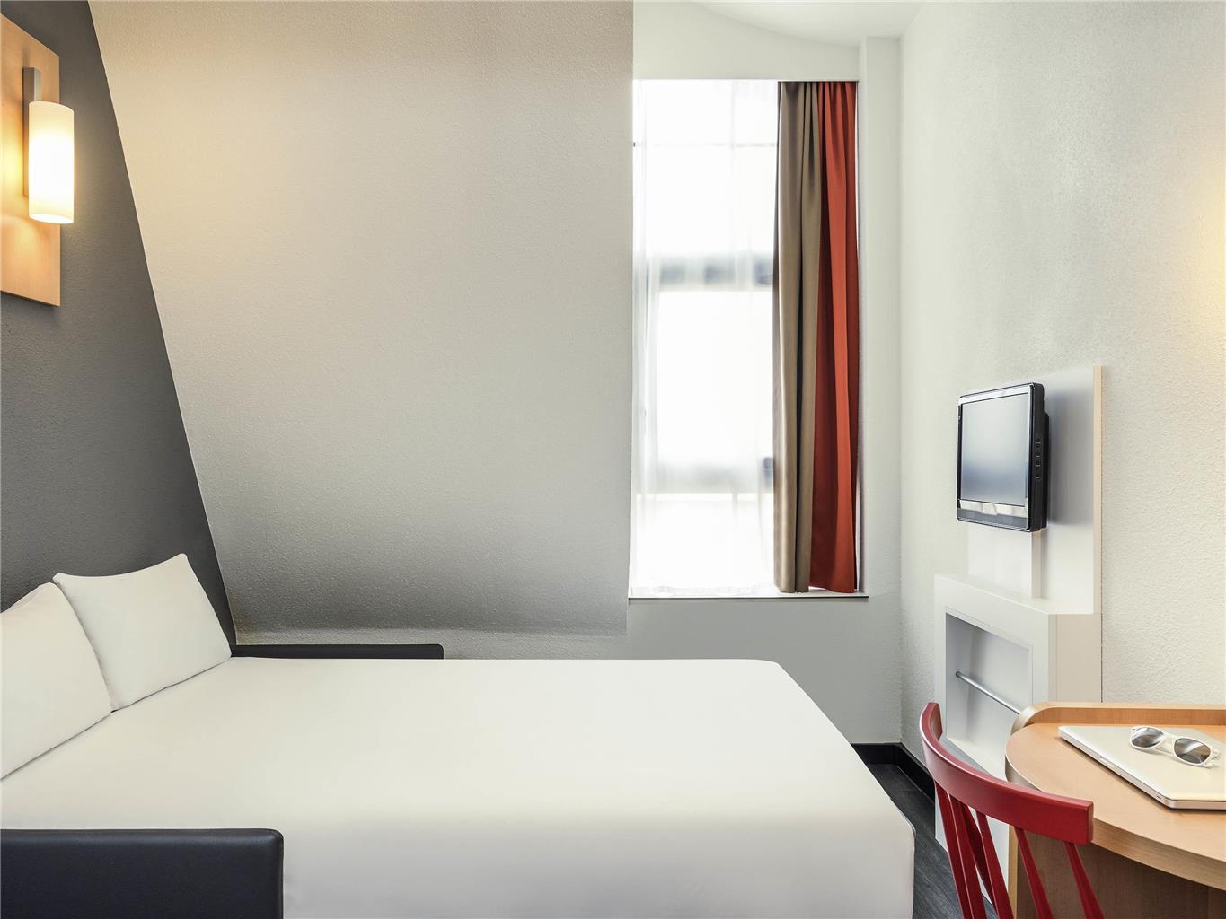 Ibis Bastille Faubourg St Antoine Hotel